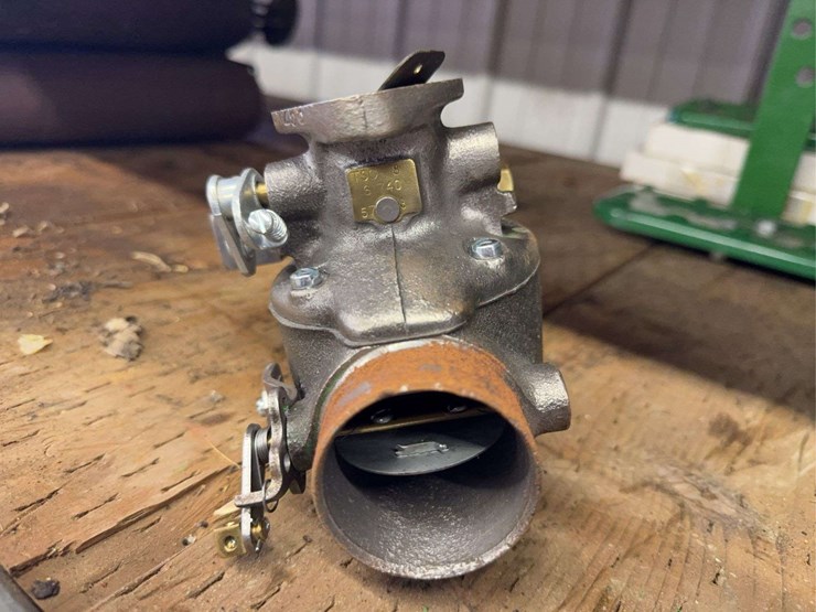 john-deere-dubuque-carburetor-image-3