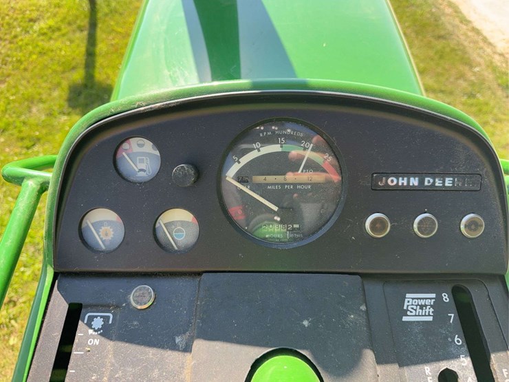 john-deere-2520-image-39
