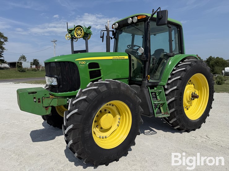 2008-john-deere-7130-premium-image-1
