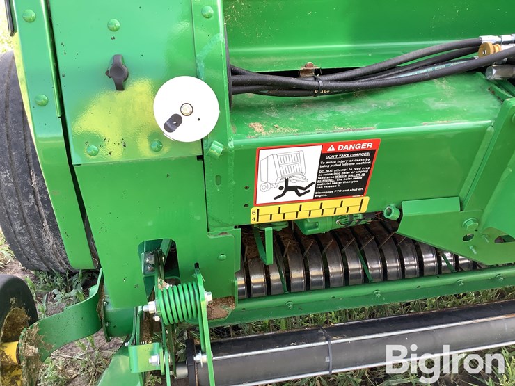 2022-john-deere-560m-image-12