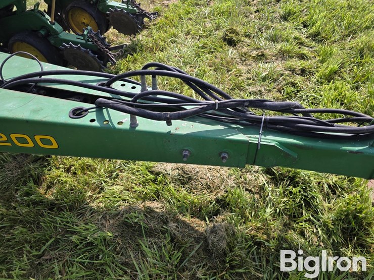 john-deere-7200-image-10