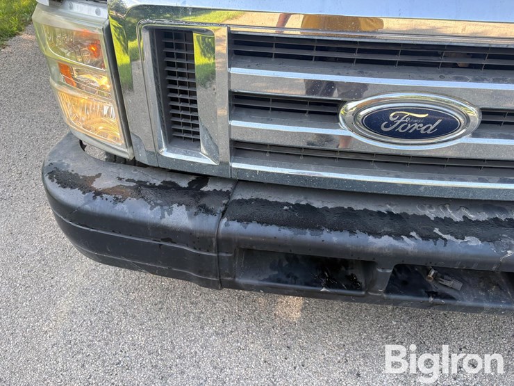 2010-ford-e450-image-10