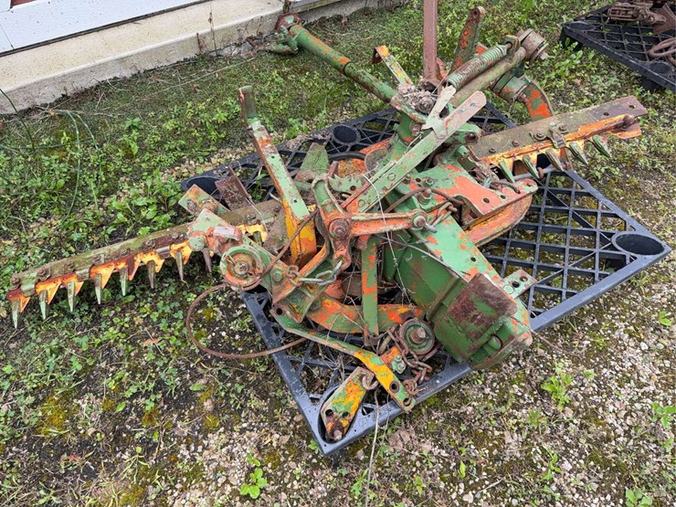 john-deere-sickle-bar-mower-image-1