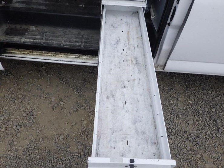 2016-utility-van-image-25