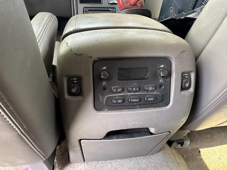 2005-gmc-denali-xl-image-9