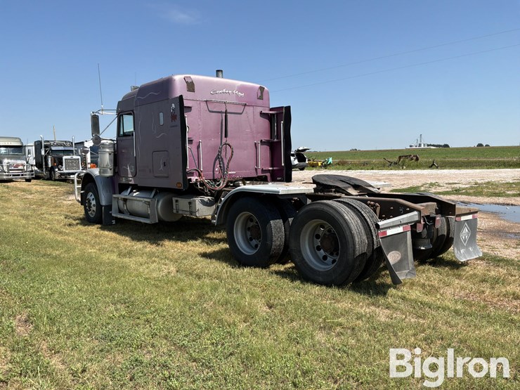 2003-freightliner-fld120-image-7