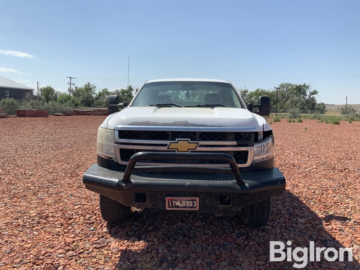 2013-chevrolet-silverado-2500-image-2