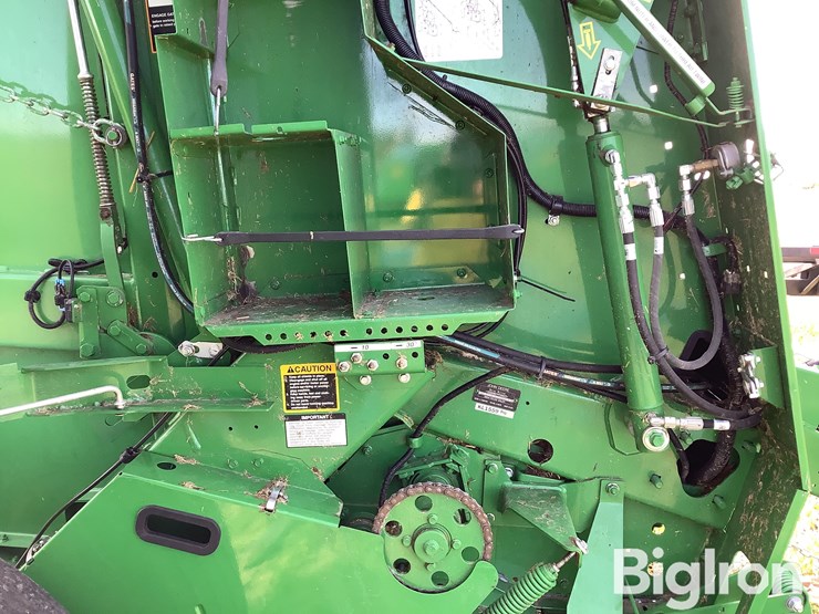 2022-john-deere-560m-image-19