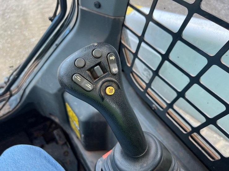 2021-bobcat-t66-image-23