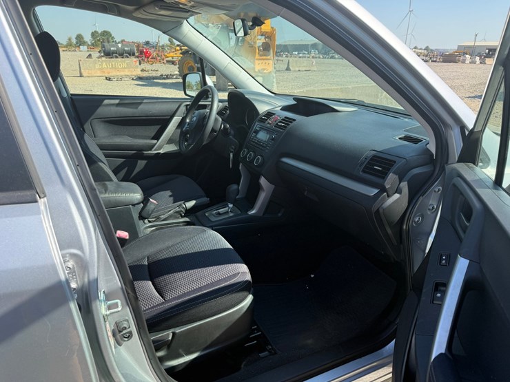 2015-subaru-forester-image-23