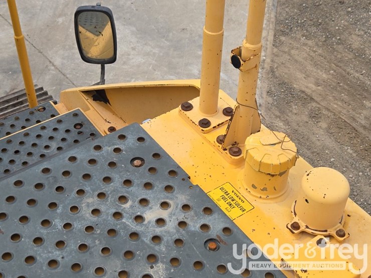 2015-volvo-ec350el-image-63