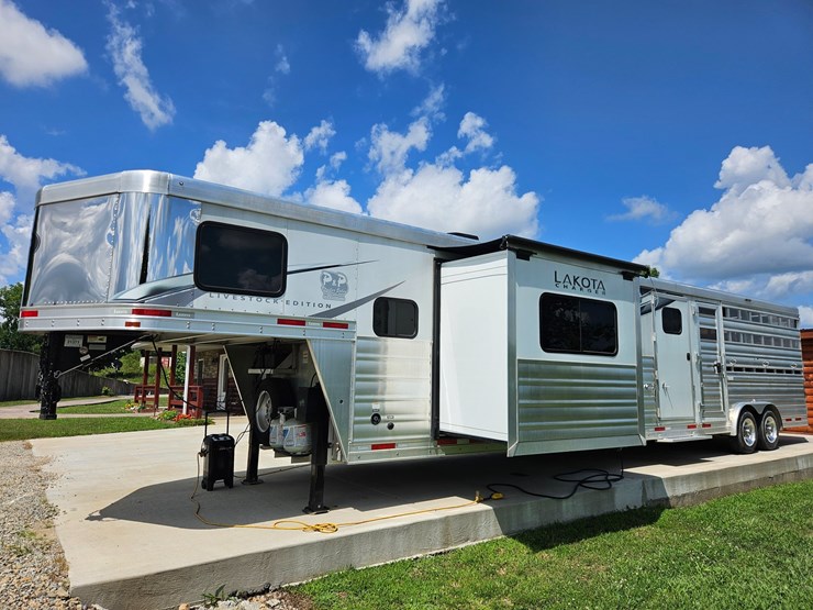 #21371-•-2021-lakota-charger-trailer-image-3