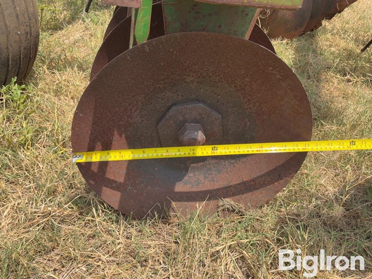 john-deere-12-image-11