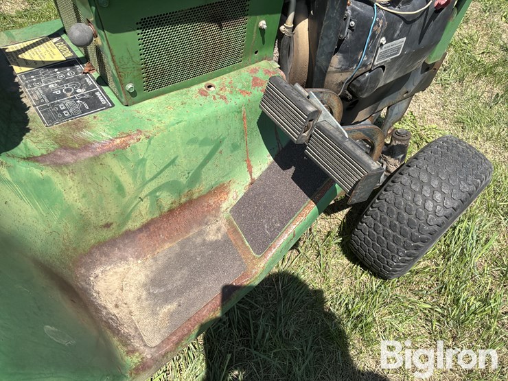 1985-john-deere-318-image-11