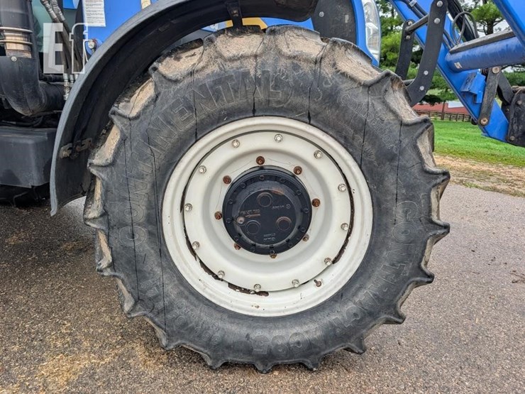 new-holland-t6070-plus-image-12