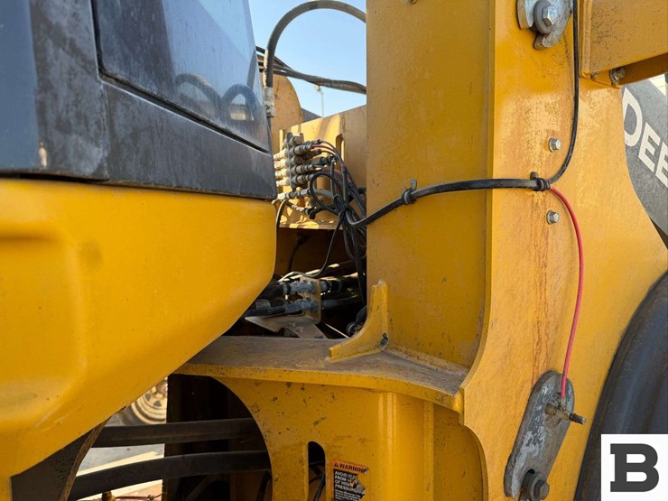 john-deere-624-image-27