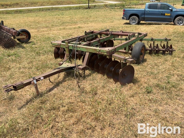 john-deere-12-image-1