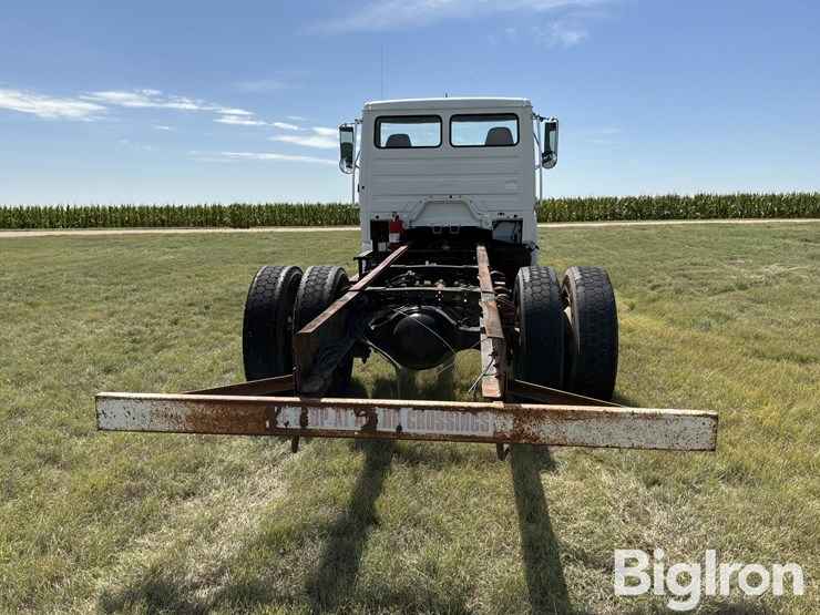 1999-freightliner-fl70-image-6
