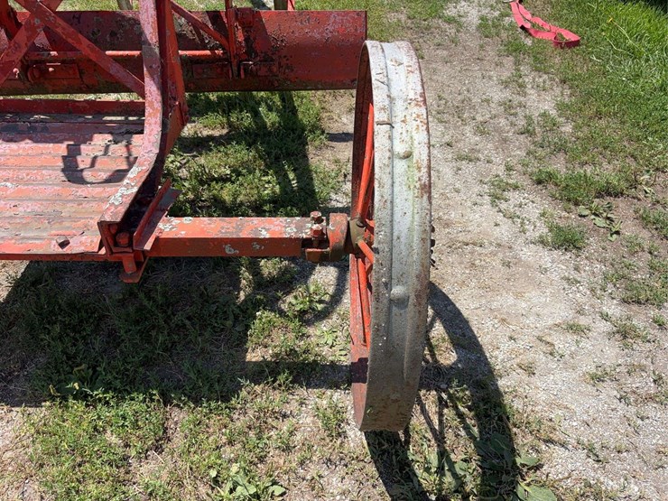 pull-type-road-grader-image-12