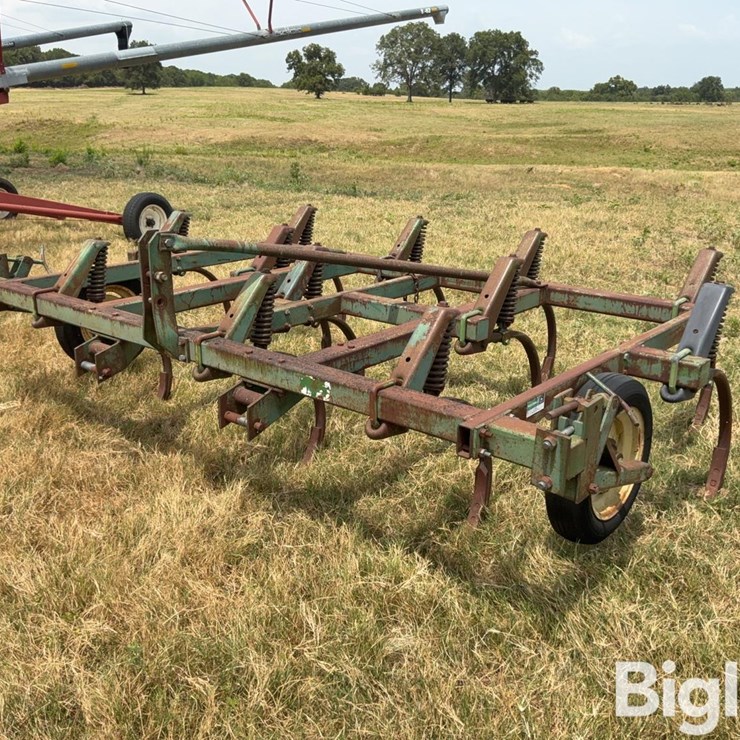 JOHN DEERE 1610