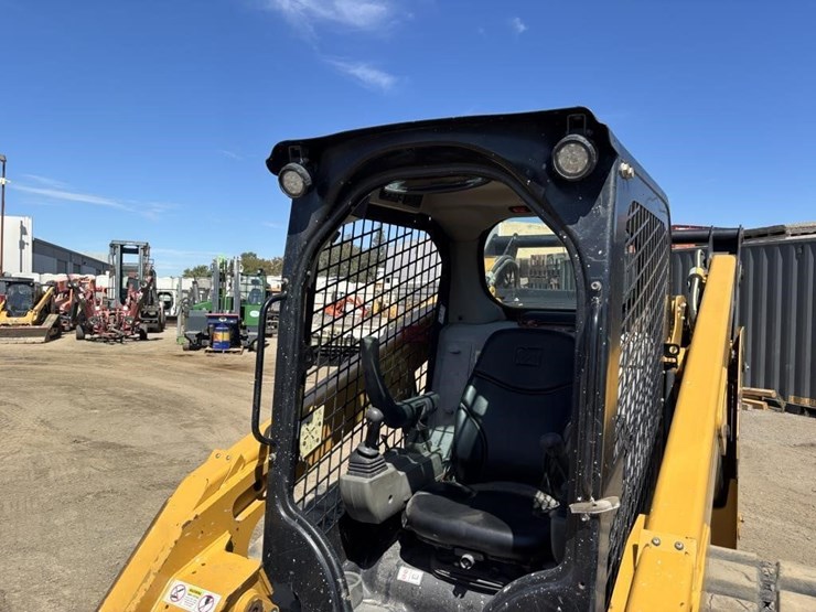 2020-caterpillar-289d3-image-21