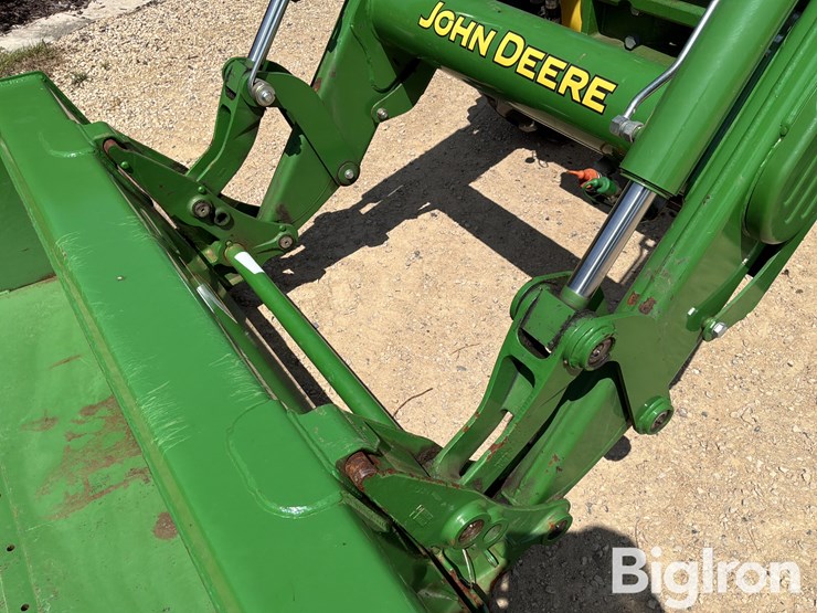 2016-john-deere-5100m-image-13