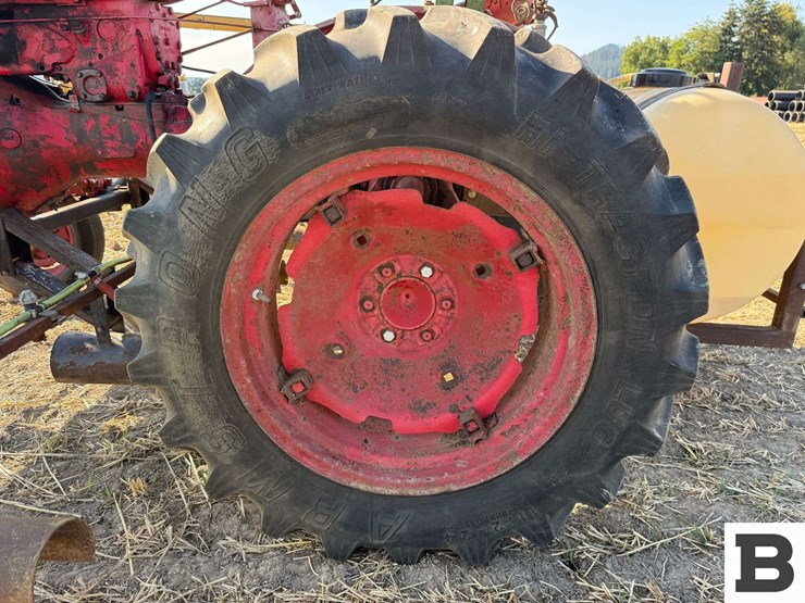 farmall-super-a-tractor-image-19