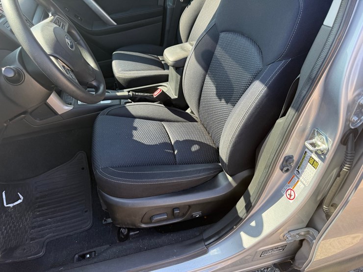 2015-subaru-forester-image-39