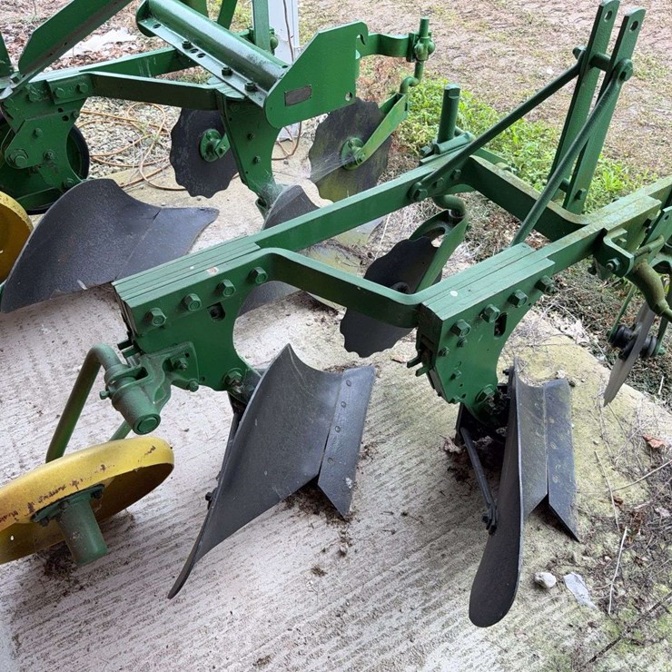 JOHN DEERE 2