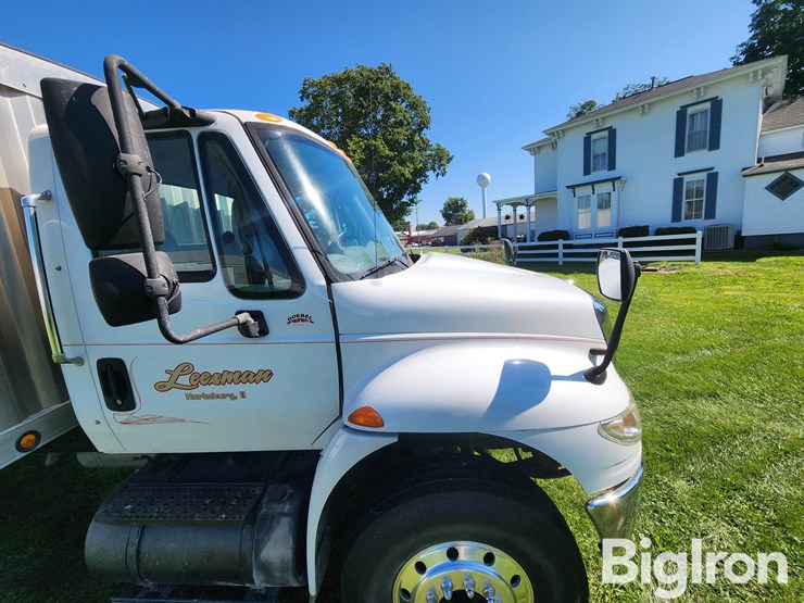2006-international-durastar-4400-image-12