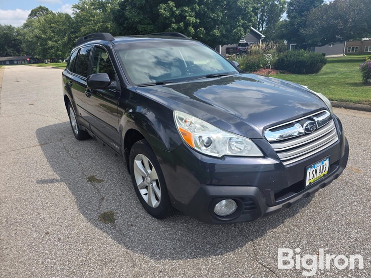 2013-subaru-outback-image-3