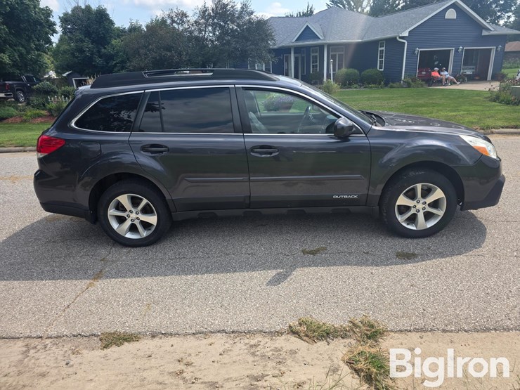 2013-subaru-outback-image-4