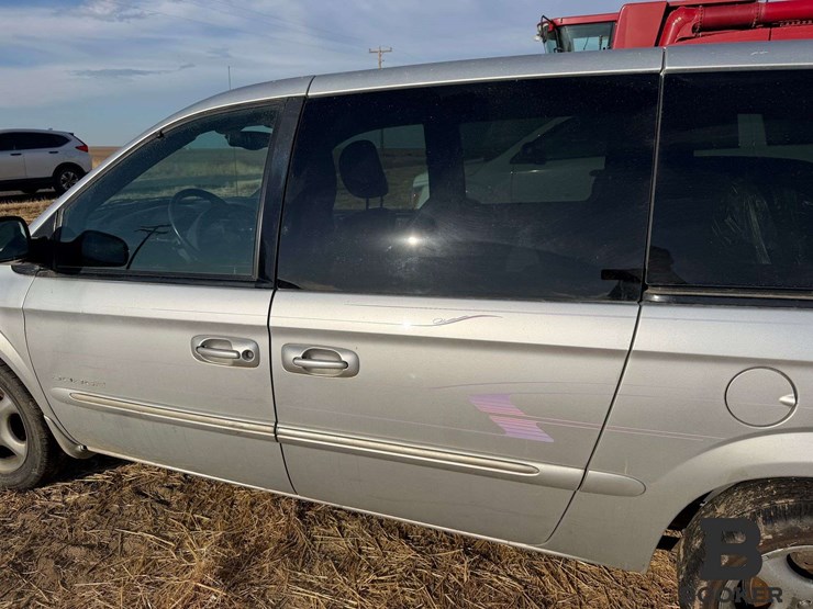2001-dodge-grand-caravan-image-9