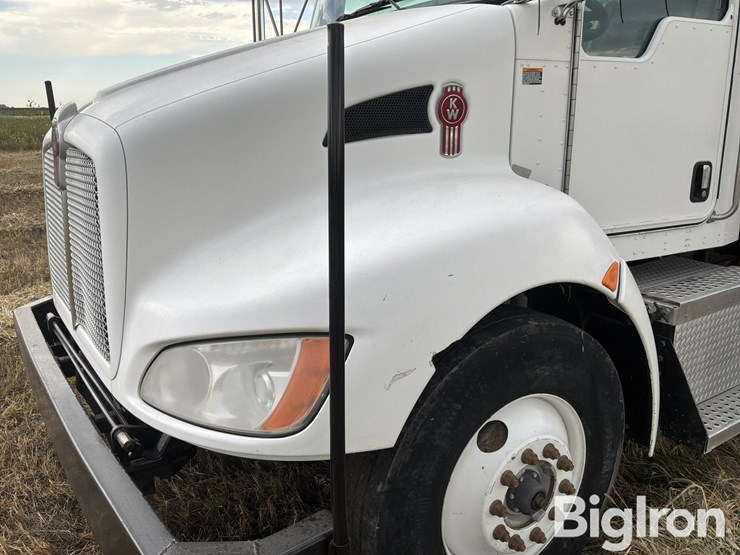 2016-kenworth-t370-image-12