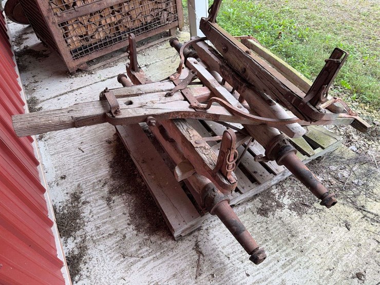 wooden-wagon-axles-image-2