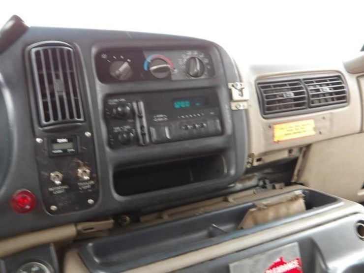 2000-gmc-savana-g3500-image-32