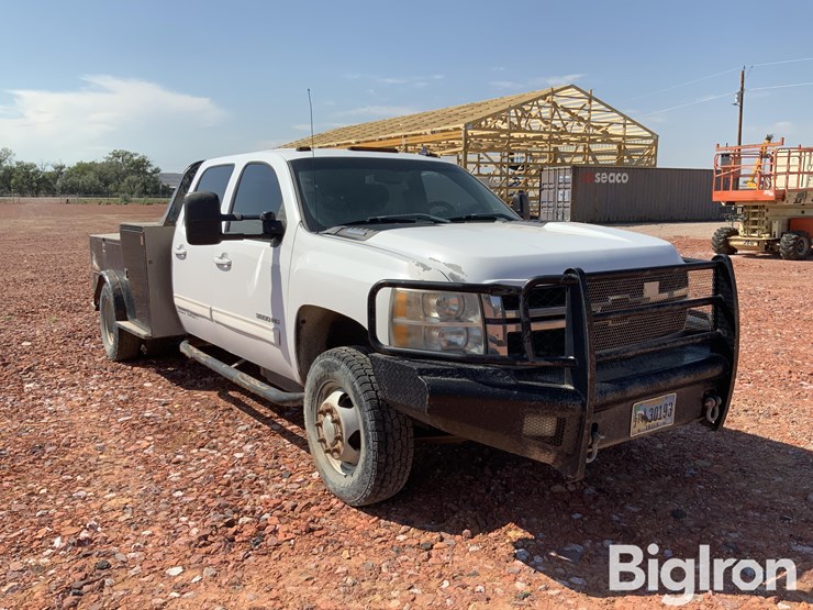 2011-chevrolet-silverado-3500-image-3