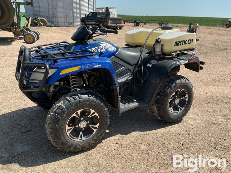 2014-arctic-cat-700-image-1