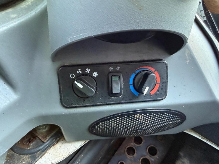 2023-bobcat-s770-image-24