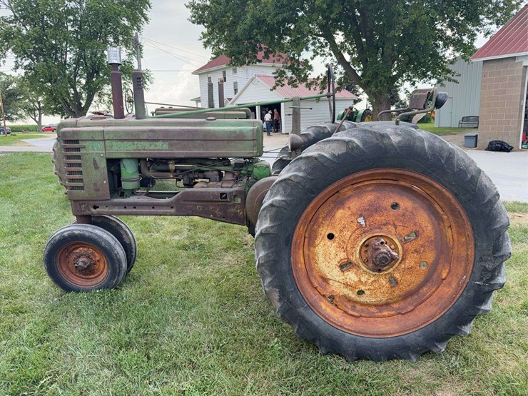 john-deere-b-image-2