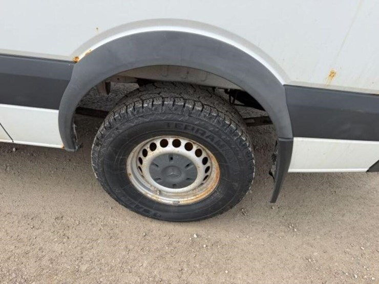 2018-mercedes-benz-sprinter-2500-image-34