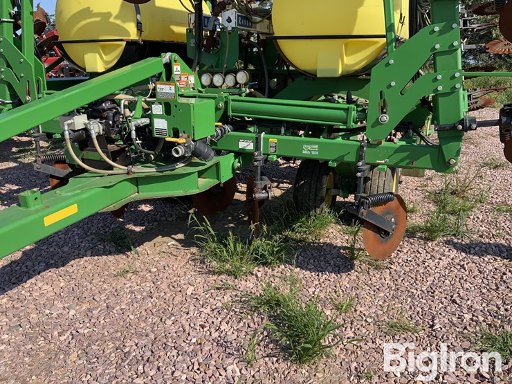 2014-john-deere-2510c-image-10