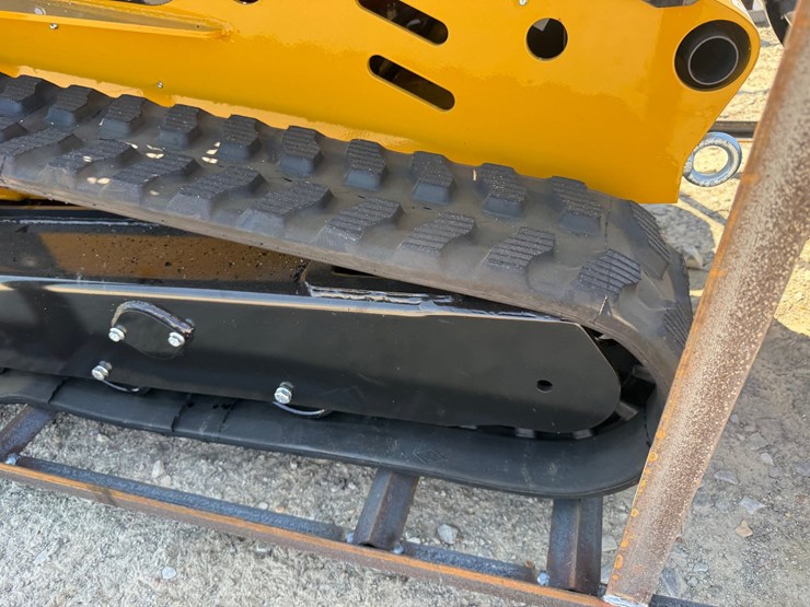 #76-•-unused-2026-cfg-kjt27-stand-on-skid-steer-loader-kjt272026m0622193-inv#4561-image-15