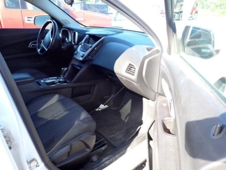 2017-chevrolet-equinox-image-28
