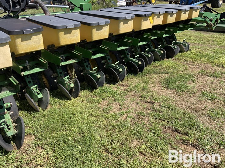john-deere-7300-image-13
