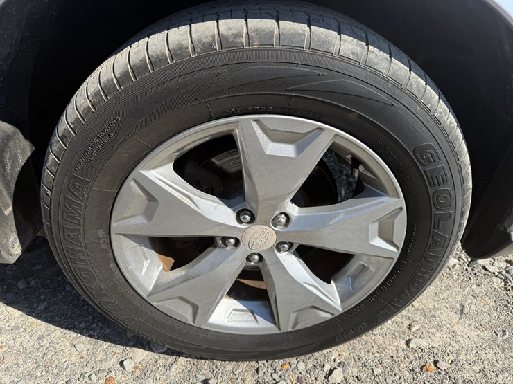 2015-subaru-forester-image-25