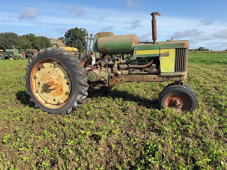 john-deere-520-image-2