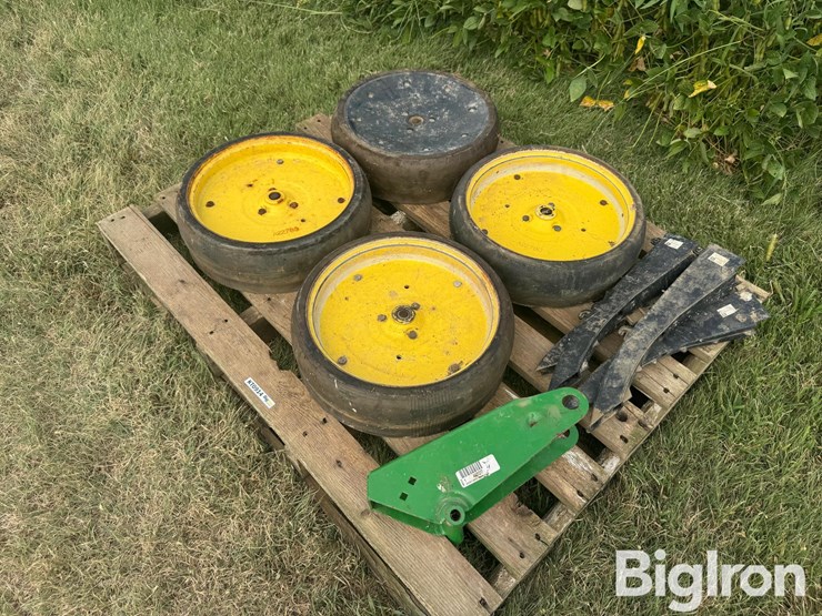 john-deere-1700-image-1