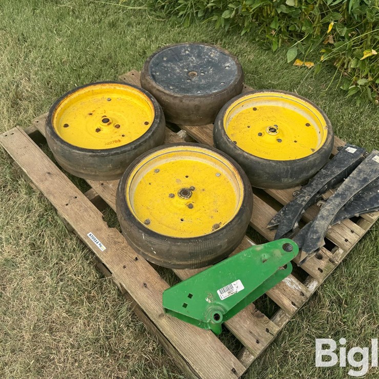 JOHN DEERE 1700