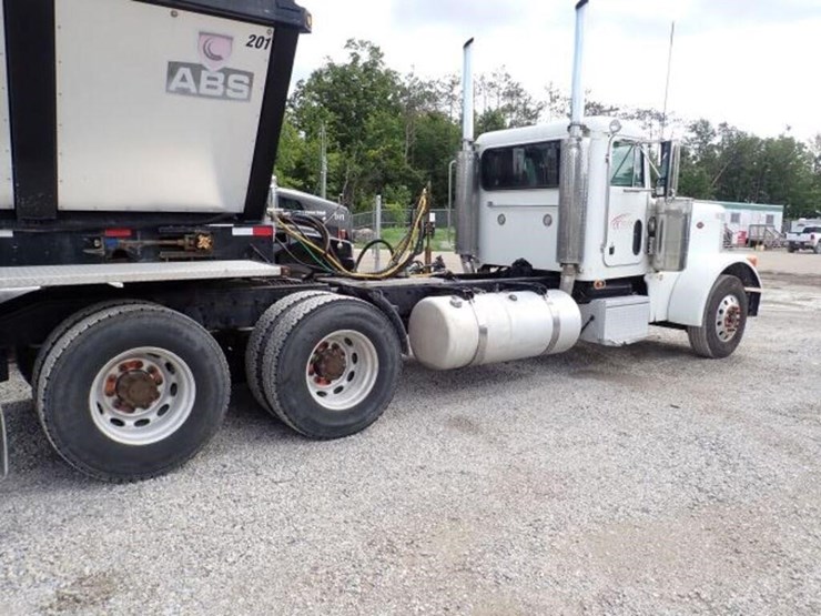 2004-peterbilt-379-image-13